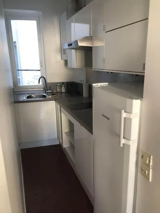 Apartment 5e *